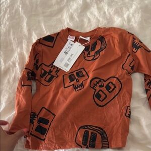 H&M Orange and Black Long Sleeve Tee with Abstract Print